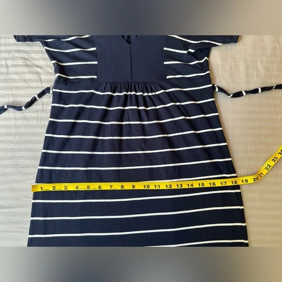 Juicy Couture•short sleeved striped dress•women’s medium•navy & white•tie back - Picture 13 of 15